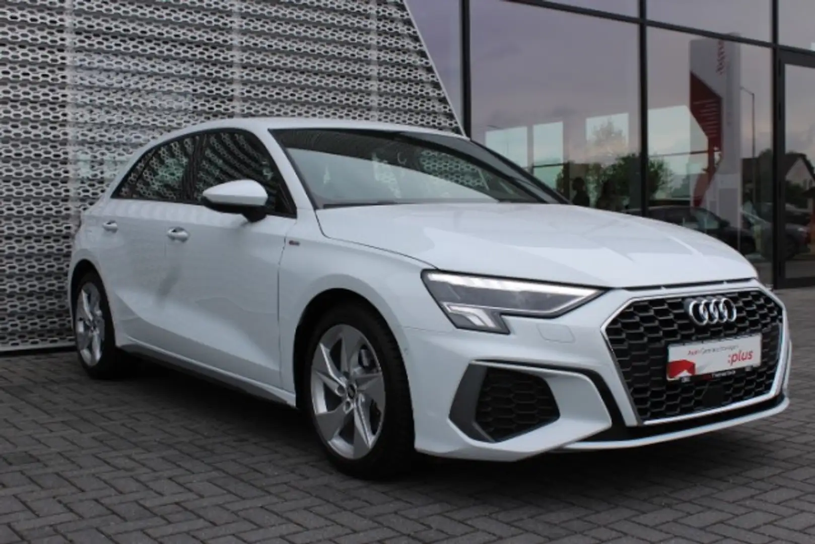 Audi A3 Sportback 35 TFSI S tronic S line LED Navi ACC SpS Weiß - 2