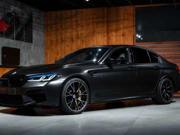M5 4.4 V8 Competition auto