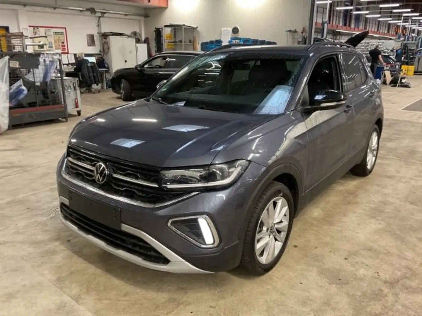 Volkswagen T-Cross 1.0 TSI Goal DSG LM17 IQ.Light Rückfahrk Grau - 2