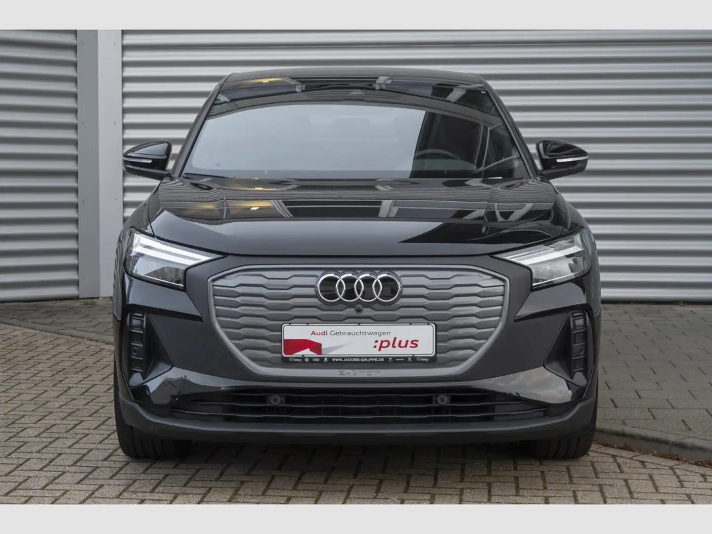 Audi Q4 e-tron Schwarz - 2