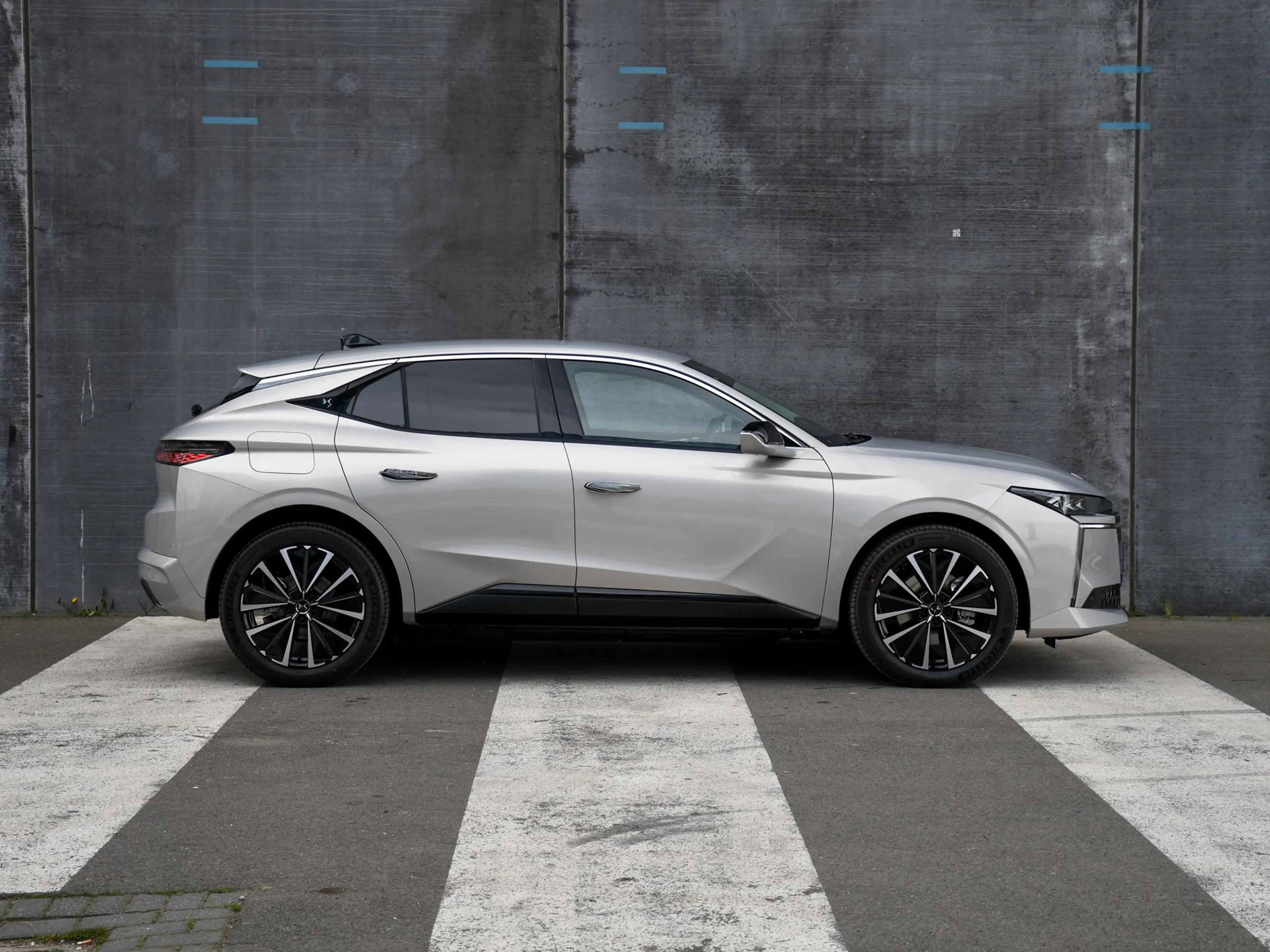 DS Automobiles DS 4 No E-Tense Etoile Absolute Comfort Pack 58.3Kwh 21 — photo 5