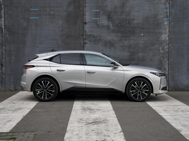DS Automobiles DS 4 No E-Tense Etoile Absolute Comfort Pack 58.3Kwh 21 — photo 5