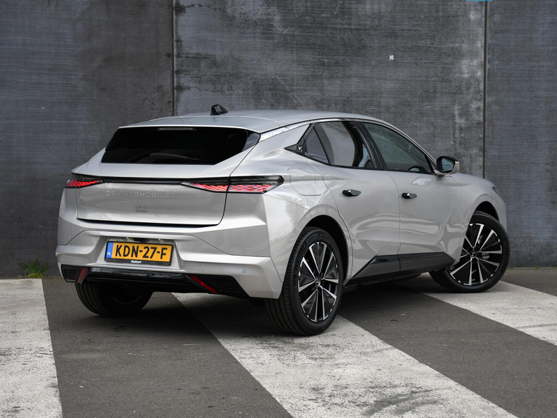 DS Automobiles DS 4 No E-Tense Etoile Absolute Comfort Pack 58.3Kwh 21 — photo 6