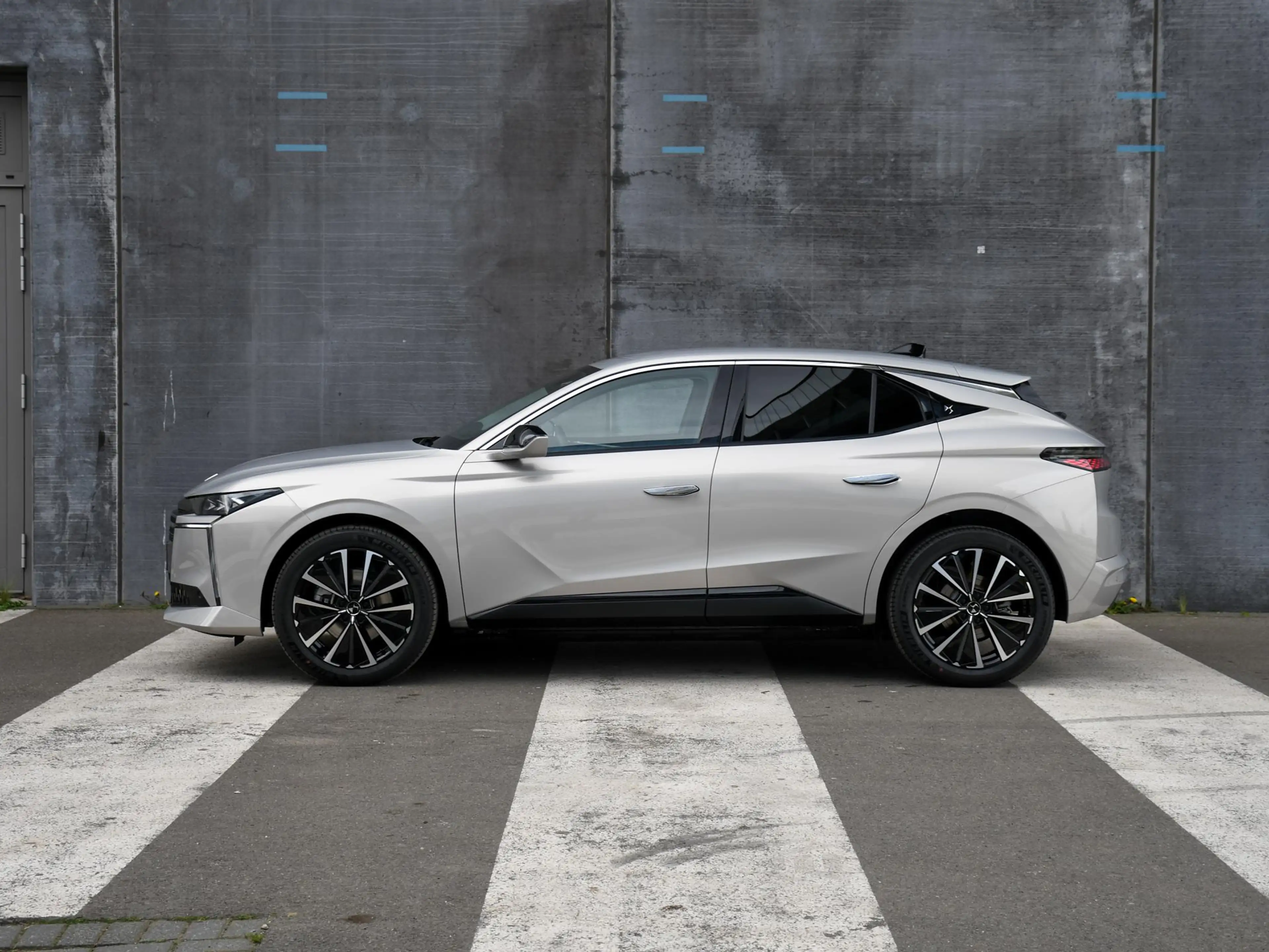 DS Automobiles DS 4 No E-Tense Etoile Absolute Comfort Pack 58.3Kwh 21 — photo 4