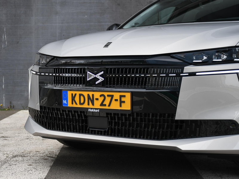 DS Automobiles DS 4 No E-Tense Etoile Absolute Comfort Pack 58.3Kwh 21 — photo 3