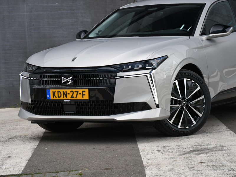 DS Automobiles DS 4 No E-Tense Etoile Absolute Comfort Pack 58.3Kwh 21 — photo 2