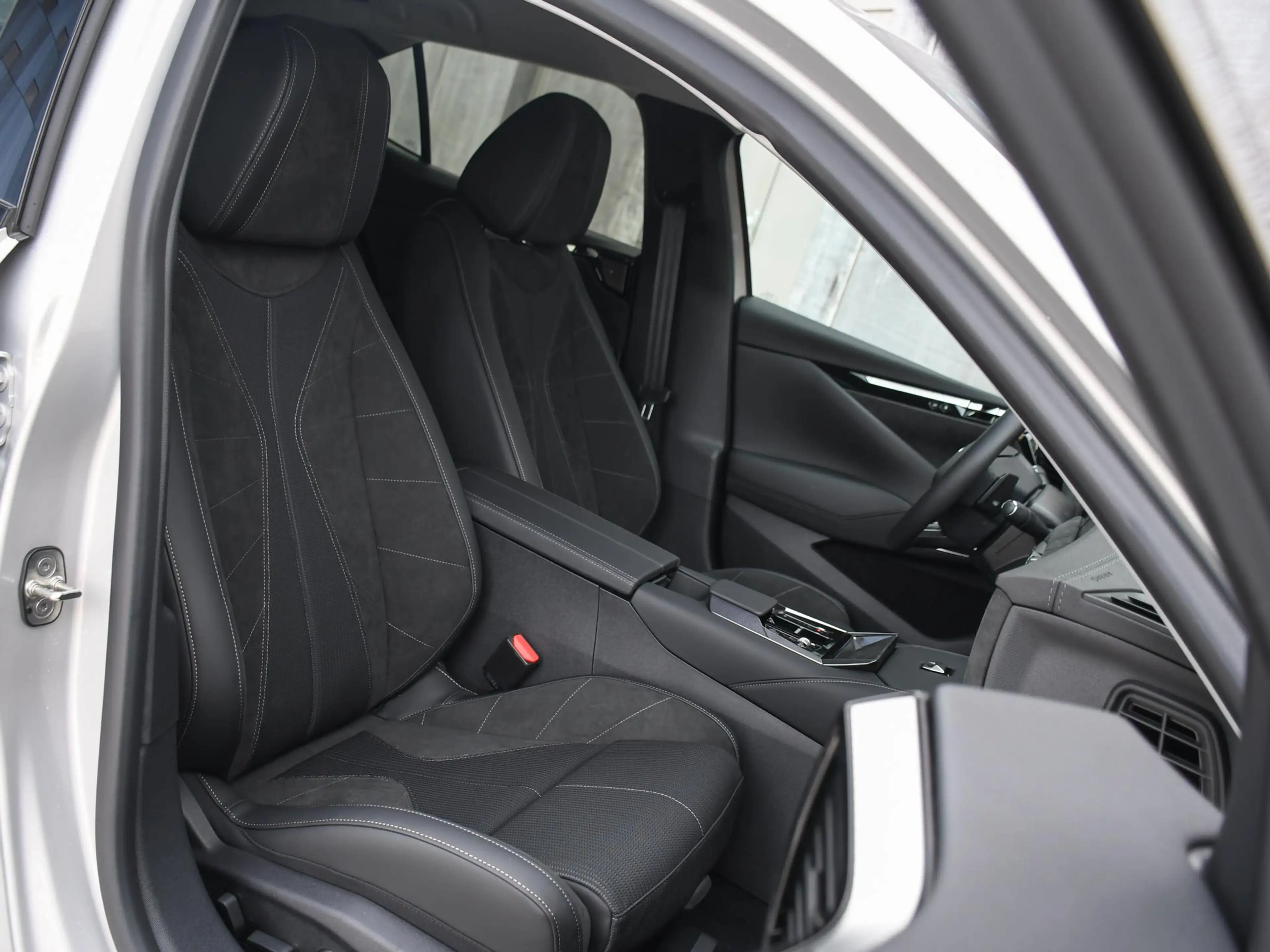 DS Automobiles DS 4 No E-Tense Etoile Absolute Comfort Pack 58.3Kwh 21 — photo 13