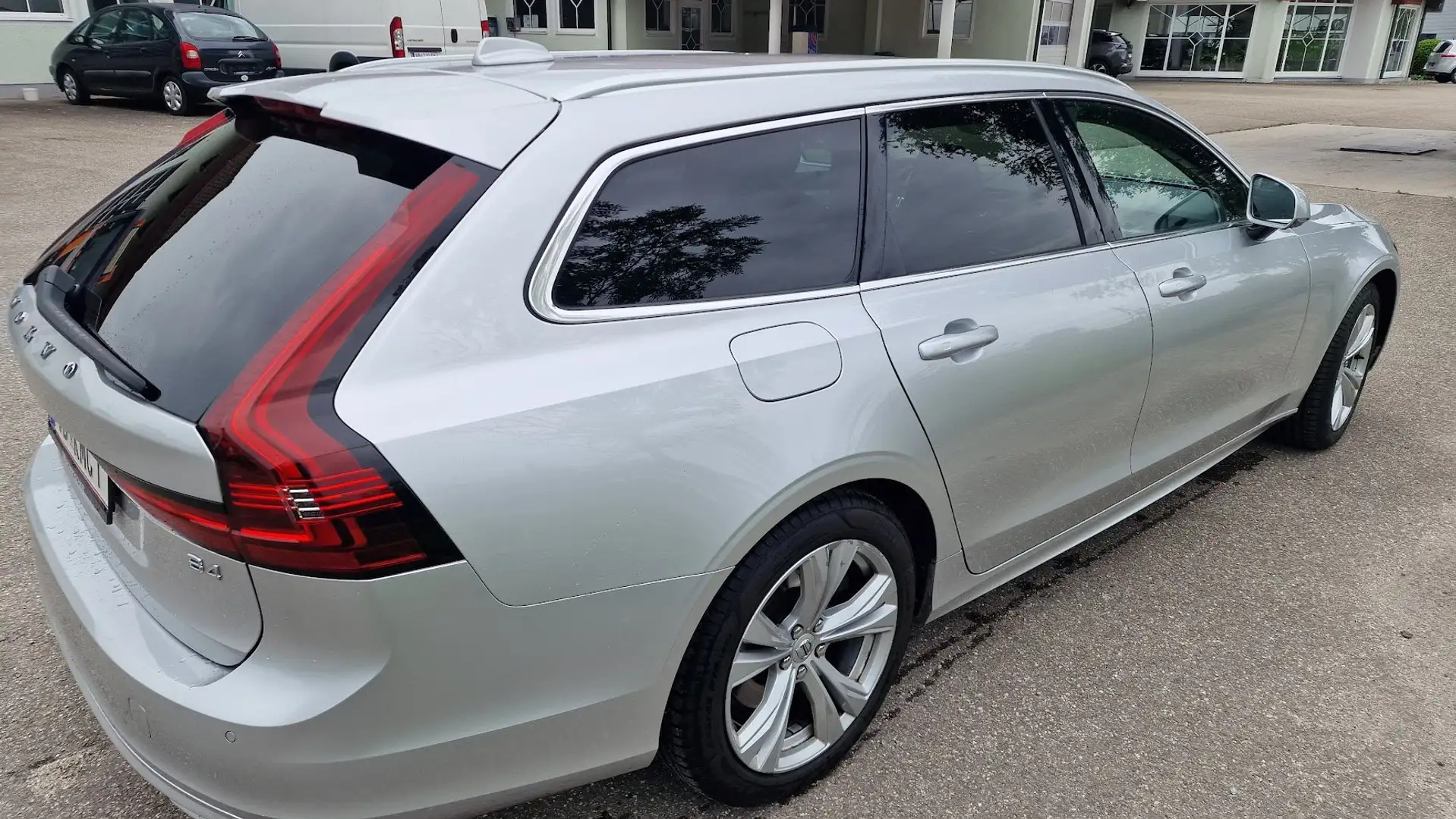 Volvo V90 V90 B4 Momentum Pro Geartronic Momentum Pro Silber - 2