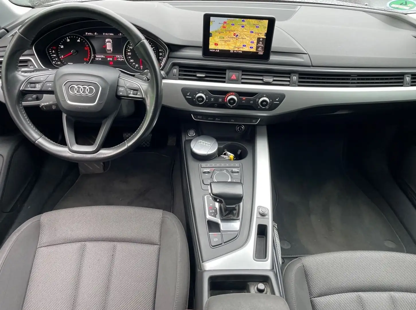Audi A4 A4 Avant 2.0 40 TDI*Xenon*R.Kamera*NAVI*PTS*TÜV Grau - 2