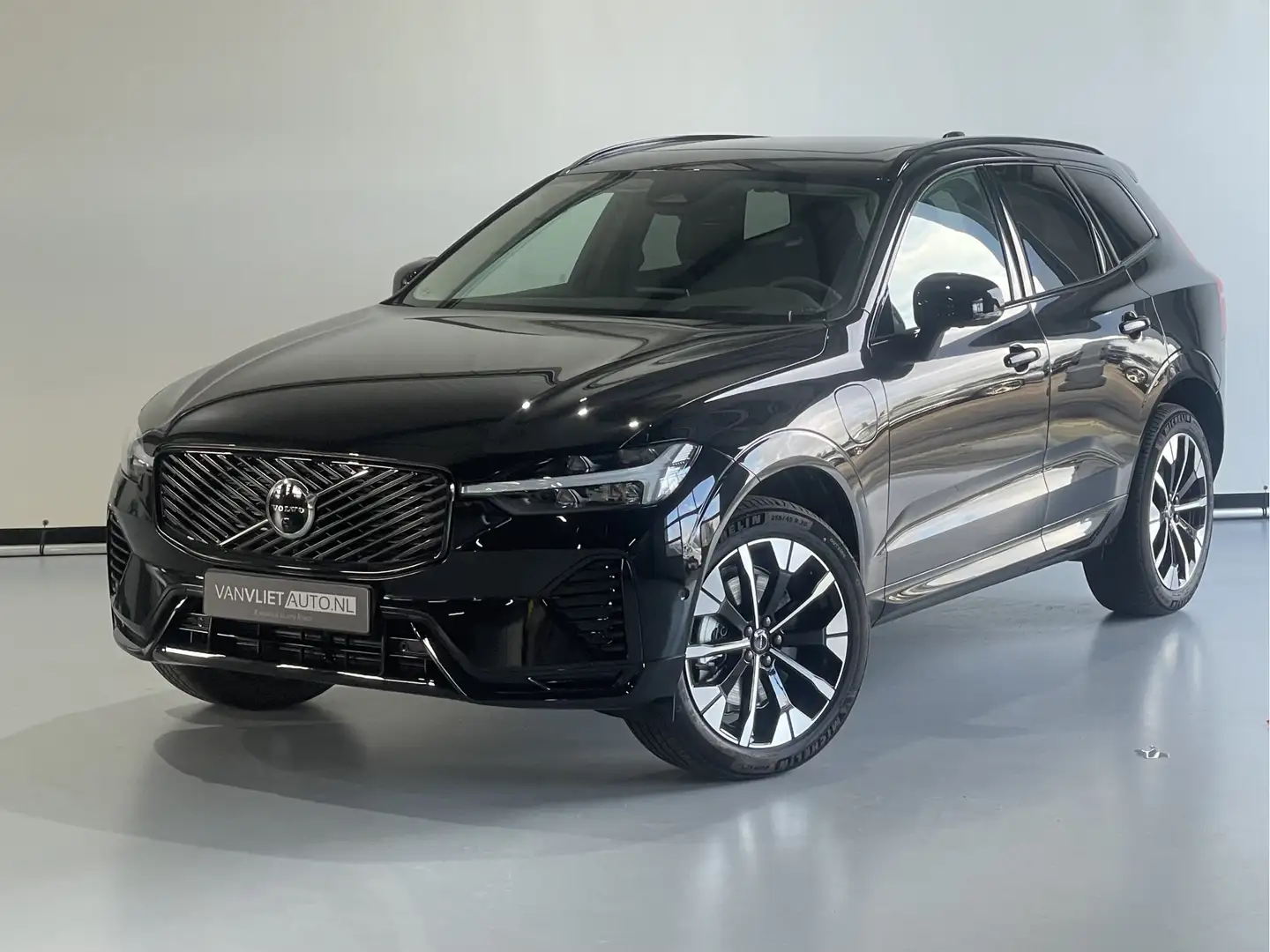 Volvo XC60 2.0 T6 Plug-in hybrid AWD Ultra Dark / NW MODEL / Noir - 1