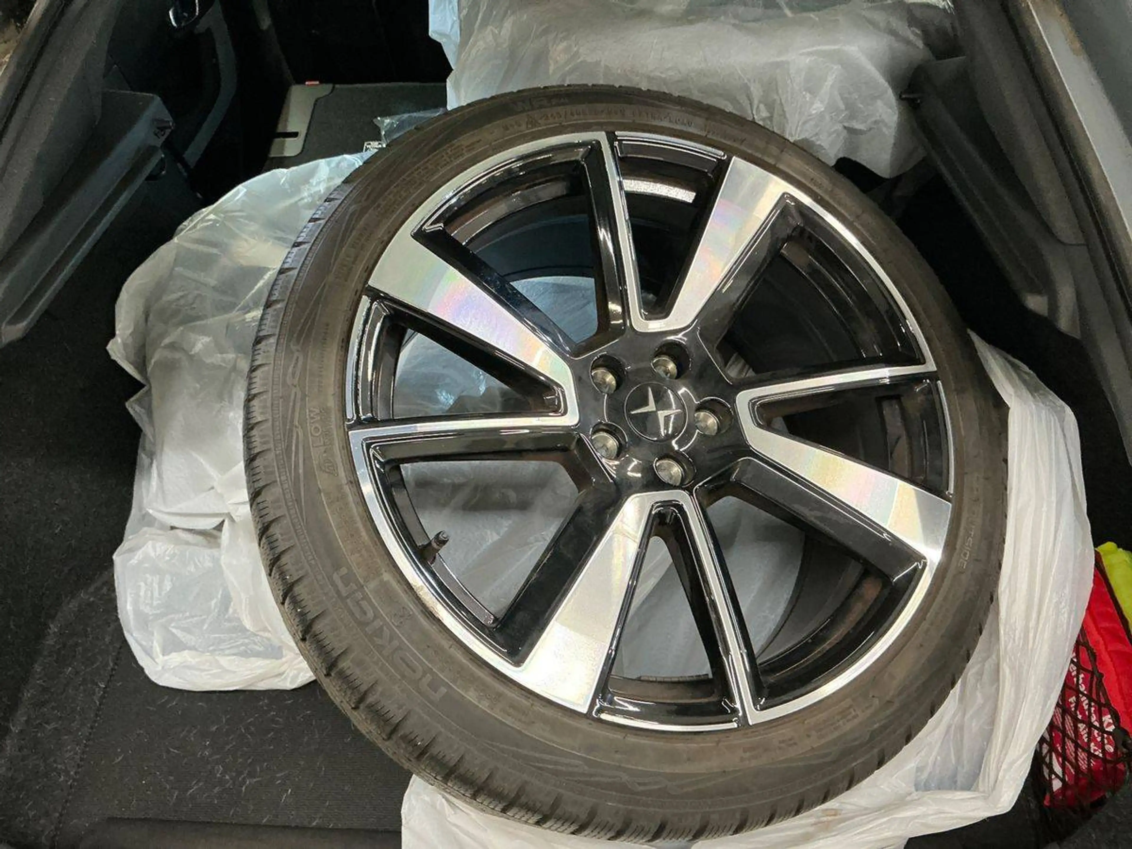 Polestar 2 Long Range Dual — photo 13