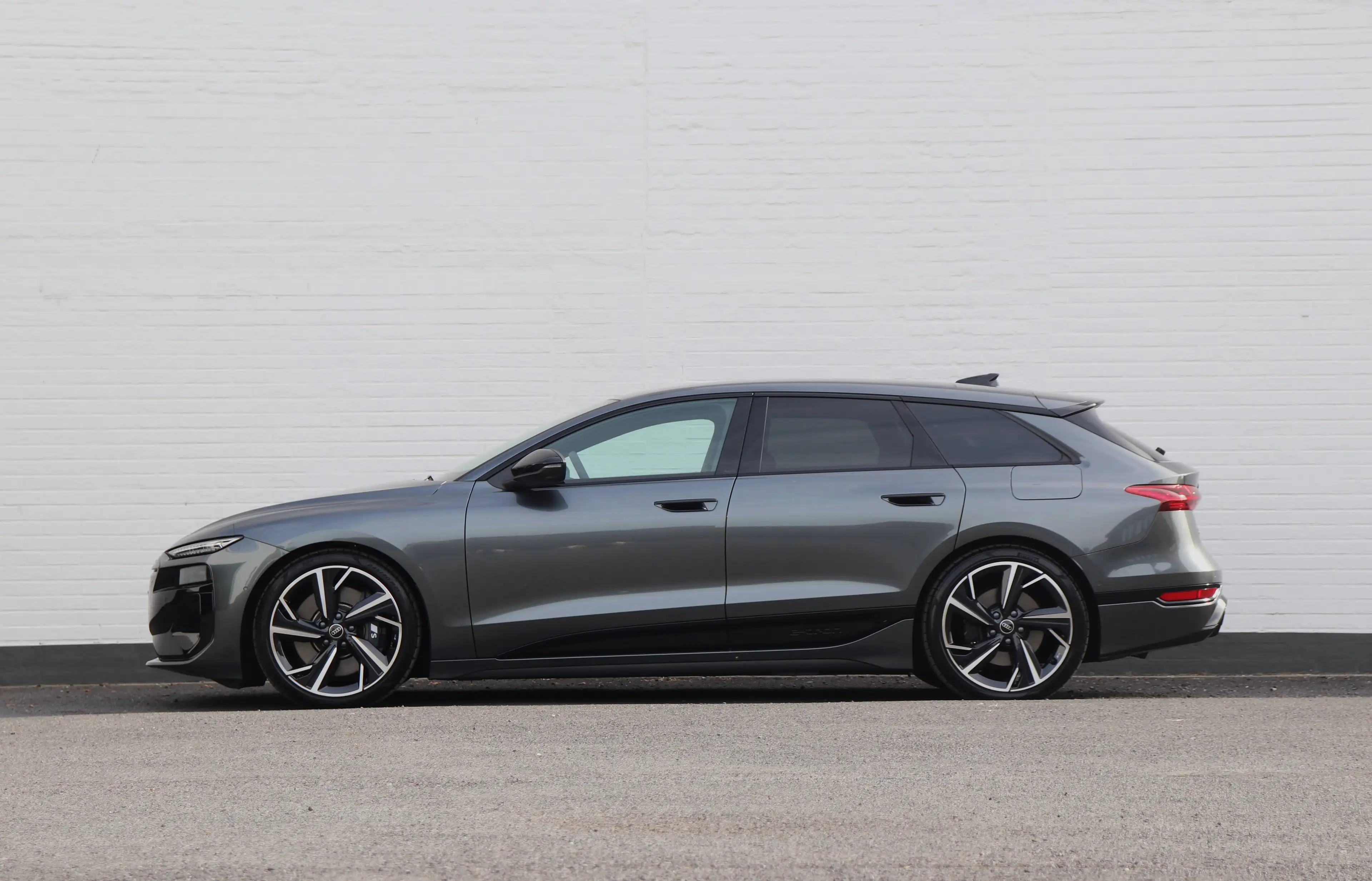 Audi S6 e-tron Avant 100 kW Quattro - SoftClose/BlindSpot/360/Towbar/21"/SOH=97% — photo 3