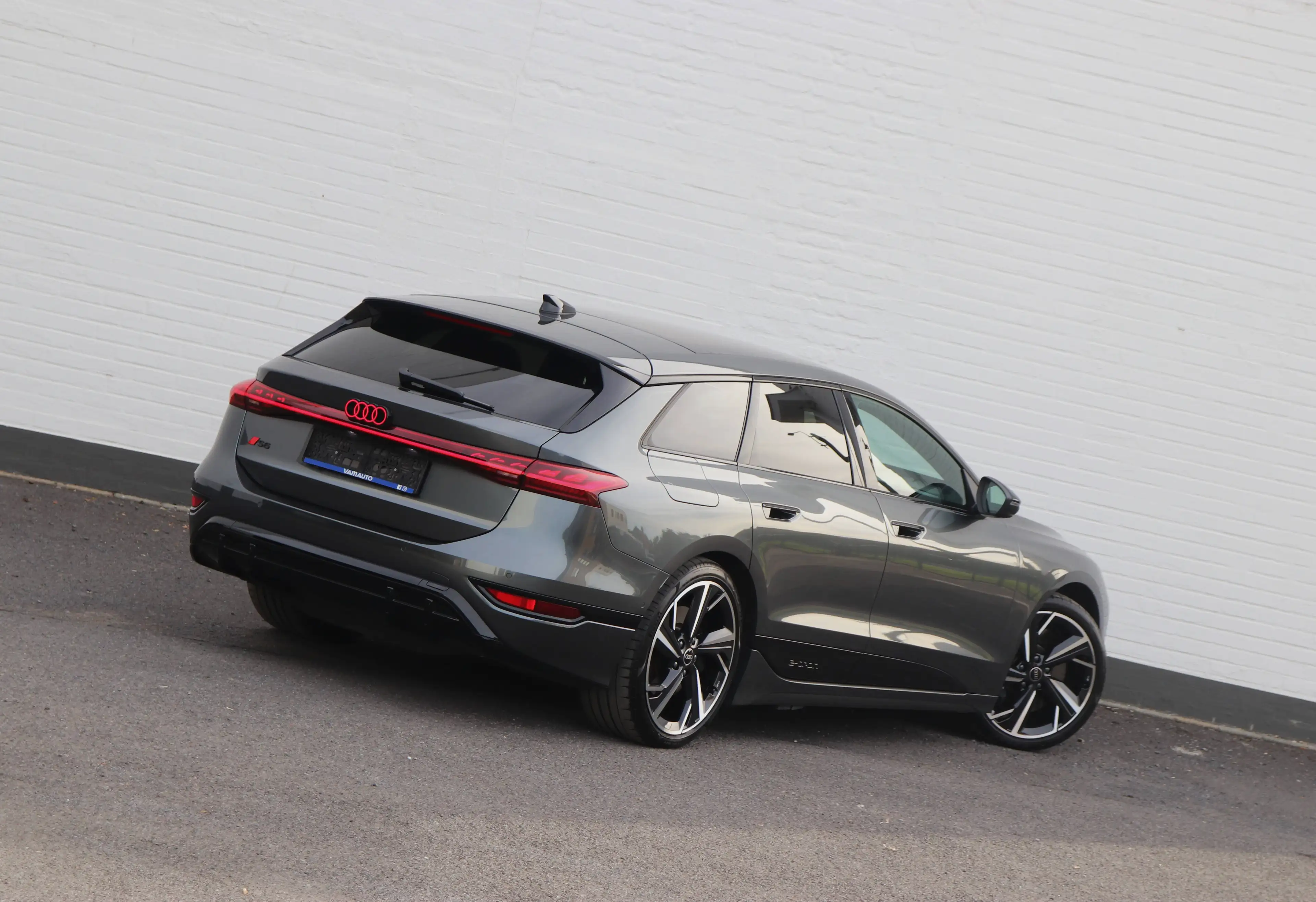 Audi S6 e-tron Avant 100 kW Quattro - SoftClose/BlindSpot/360/Towbar/21"/SOH=97% — photo 25