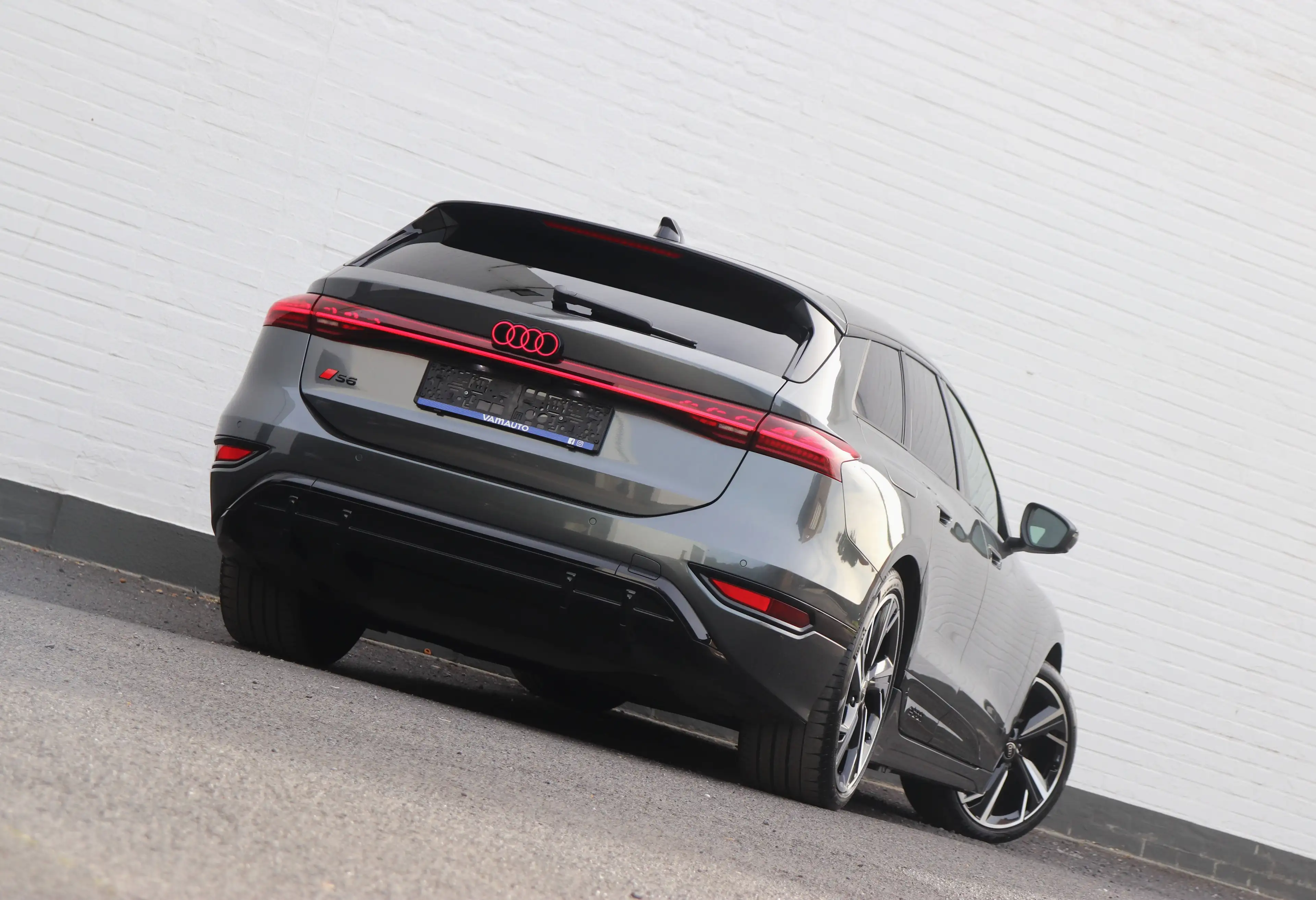 Audi S6 e-tron Avant 100 kW Quattro - SoftClose/BlindSpot/360/Towbar/21"/SOH=97% — photo 5