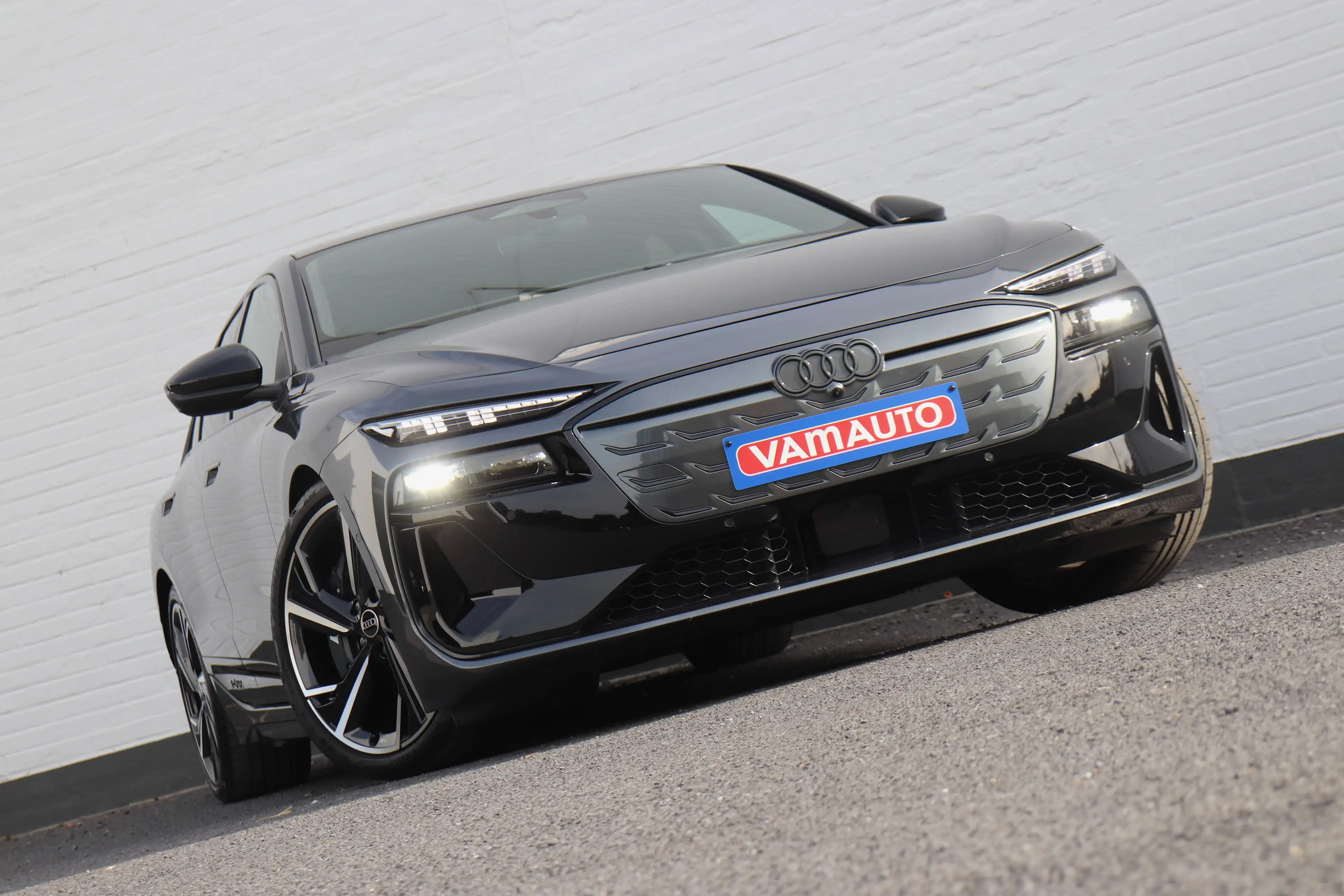Audi S6 e-tron Avant 100 kW Quattro - SoftClose/BlindSpot/360/Towbar/21"/SOH=97% — photo 6