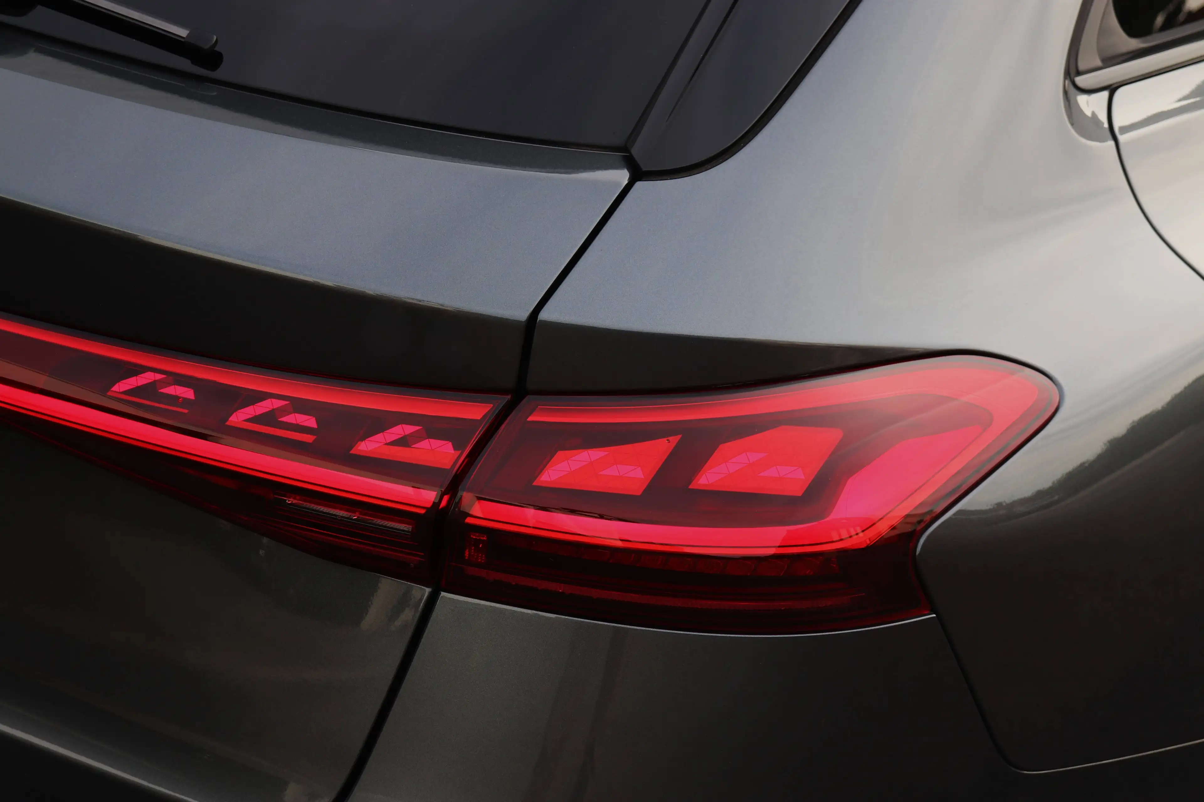 Audi S6 e-tron Avant 100 kW Quattro - SoftClose/BlindSpot/360/Towbar/21"/SOH=97% — photo 9