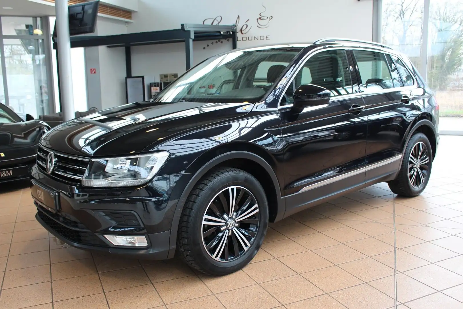 Volkswagen Tiguan Comfortline+Navi+AHK+SHZ+Carplay+Virtuel+ Nero - 2
