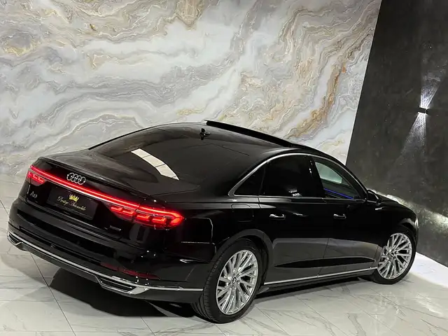 Audi A8 view 11
