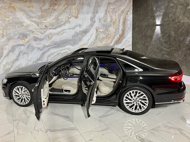 Audi A8 view 5