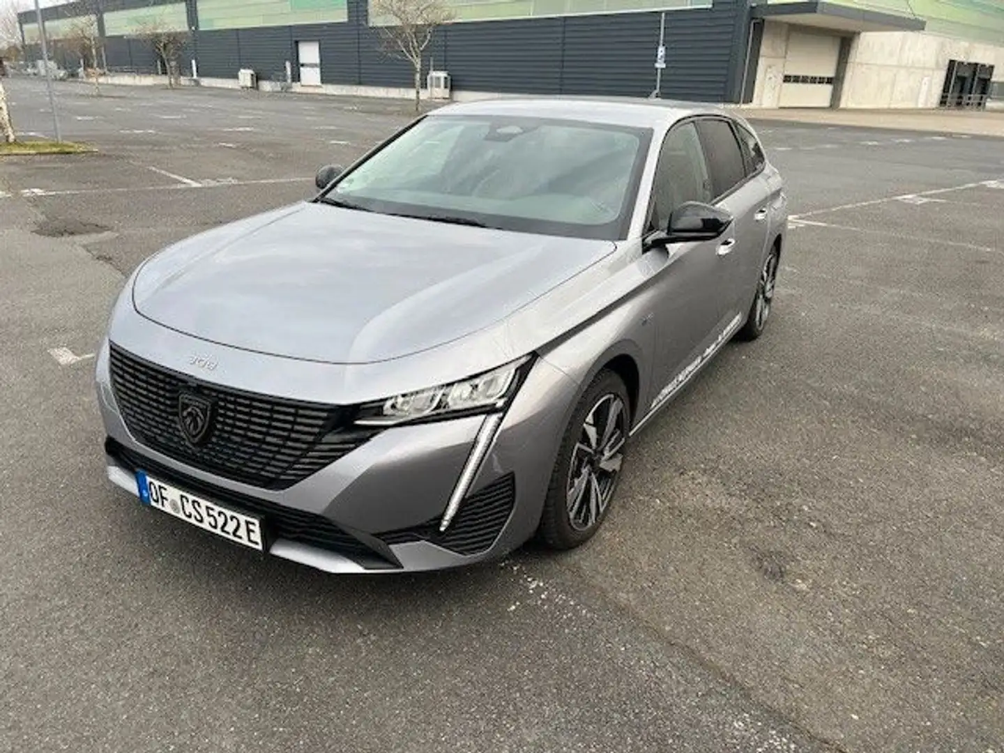 Peugeot 308 SW Hybrid 180 Allure Pack Grau - 2