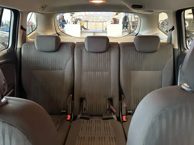 Opel Zafira view 10