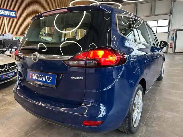 Opel Zafira view 2