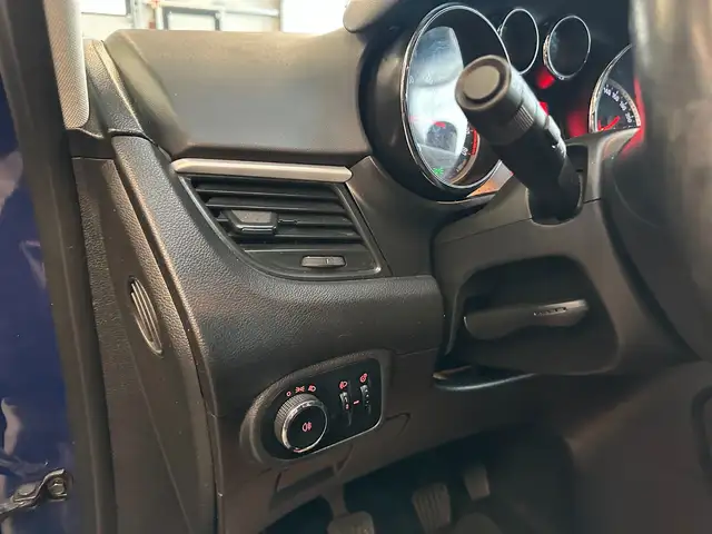 Opel Zafira view 9