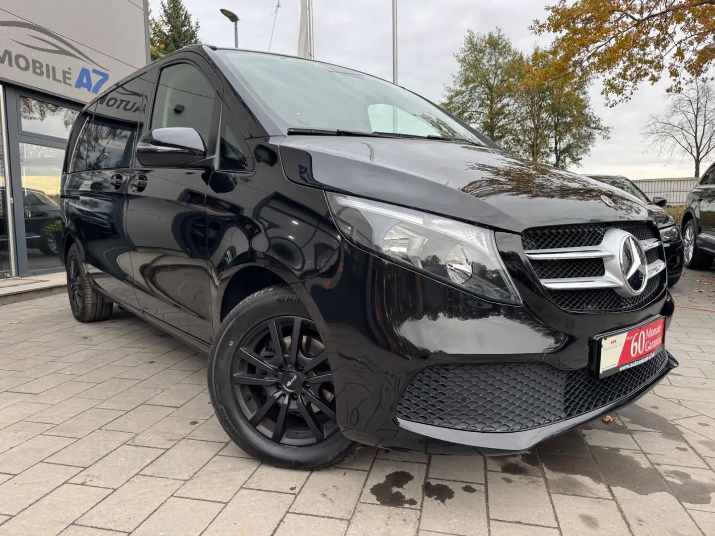 Mercedes-Benz V 220 d RISE kompakt Schwarz - 1