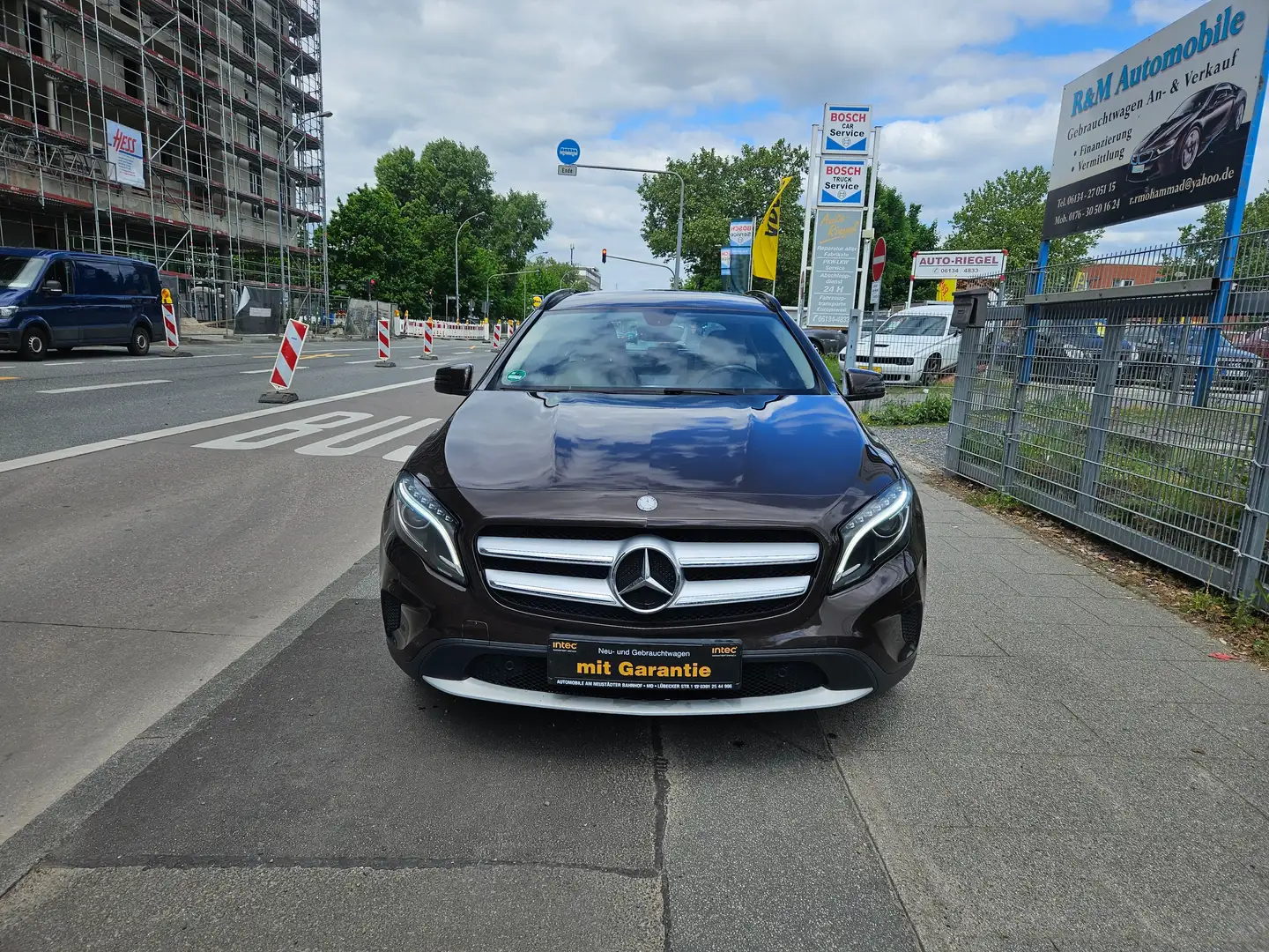 Mercedes-Benz GLA 200 (CDI) d 7G-DCT Style Braun - 1
