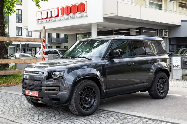 Land Rover Defender 4.4 P635 110 OCTA Edition One