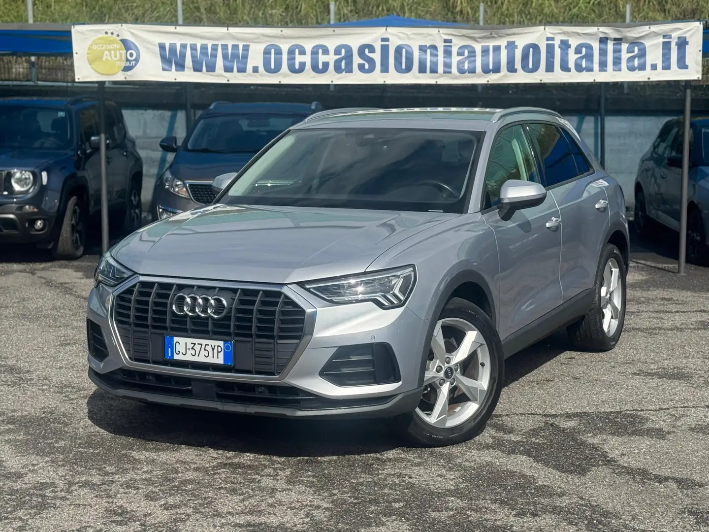 Audi Q3 35 2.0 tdi Business  s-tronic Plateado - 1