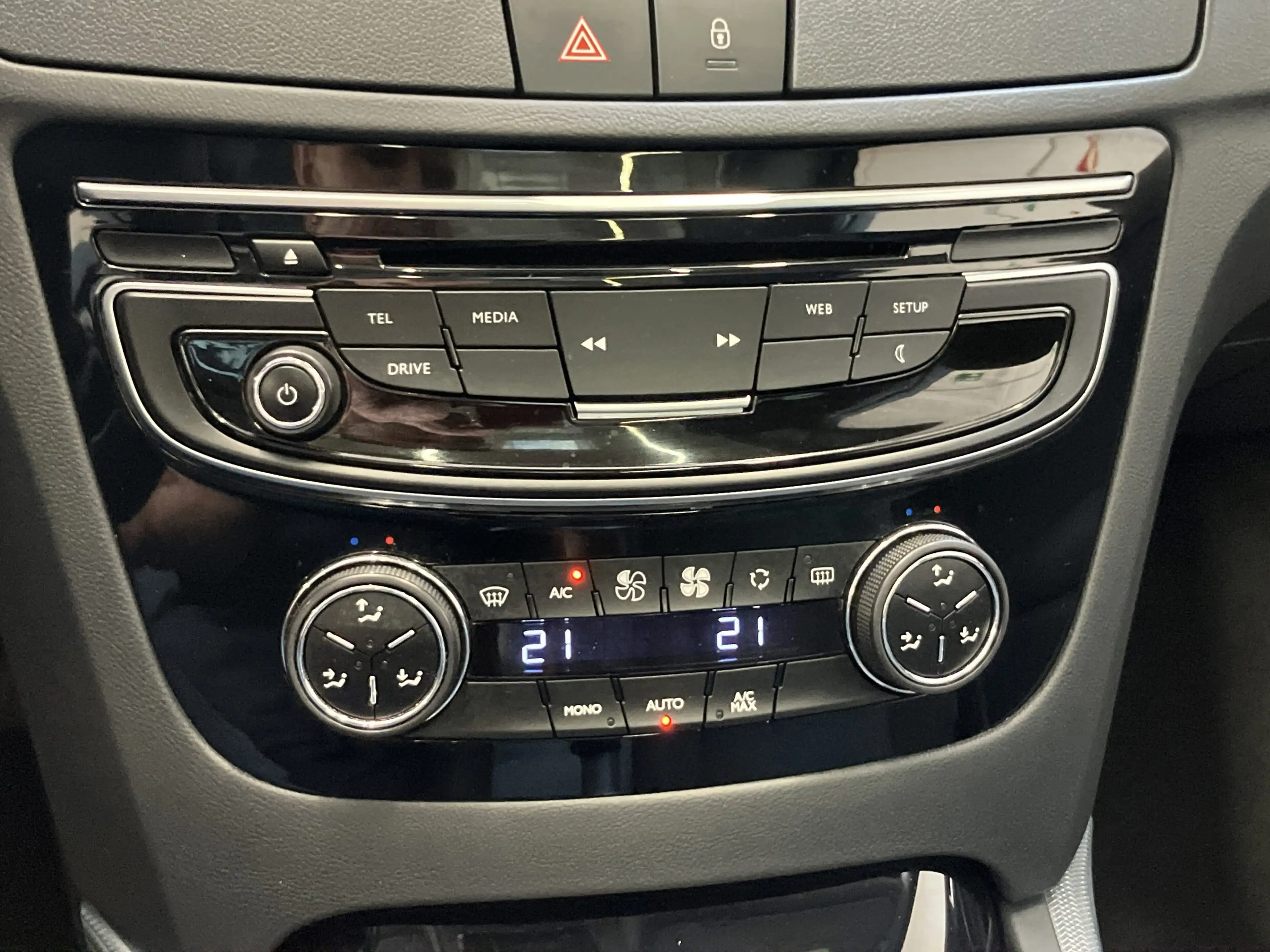 Peugeot 508 SW 1.6 155 THP Style Pano+SHZ+2xKlima+PDC — photo 12