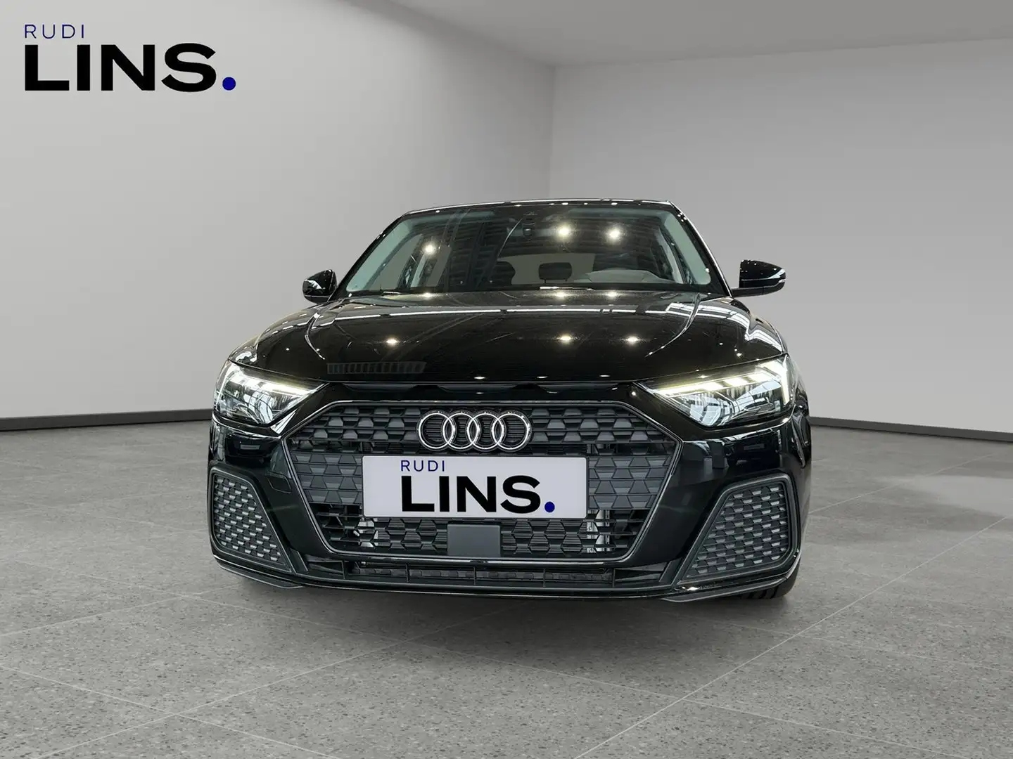 Audi A1 30 TFSI intense Schwarz - 2
