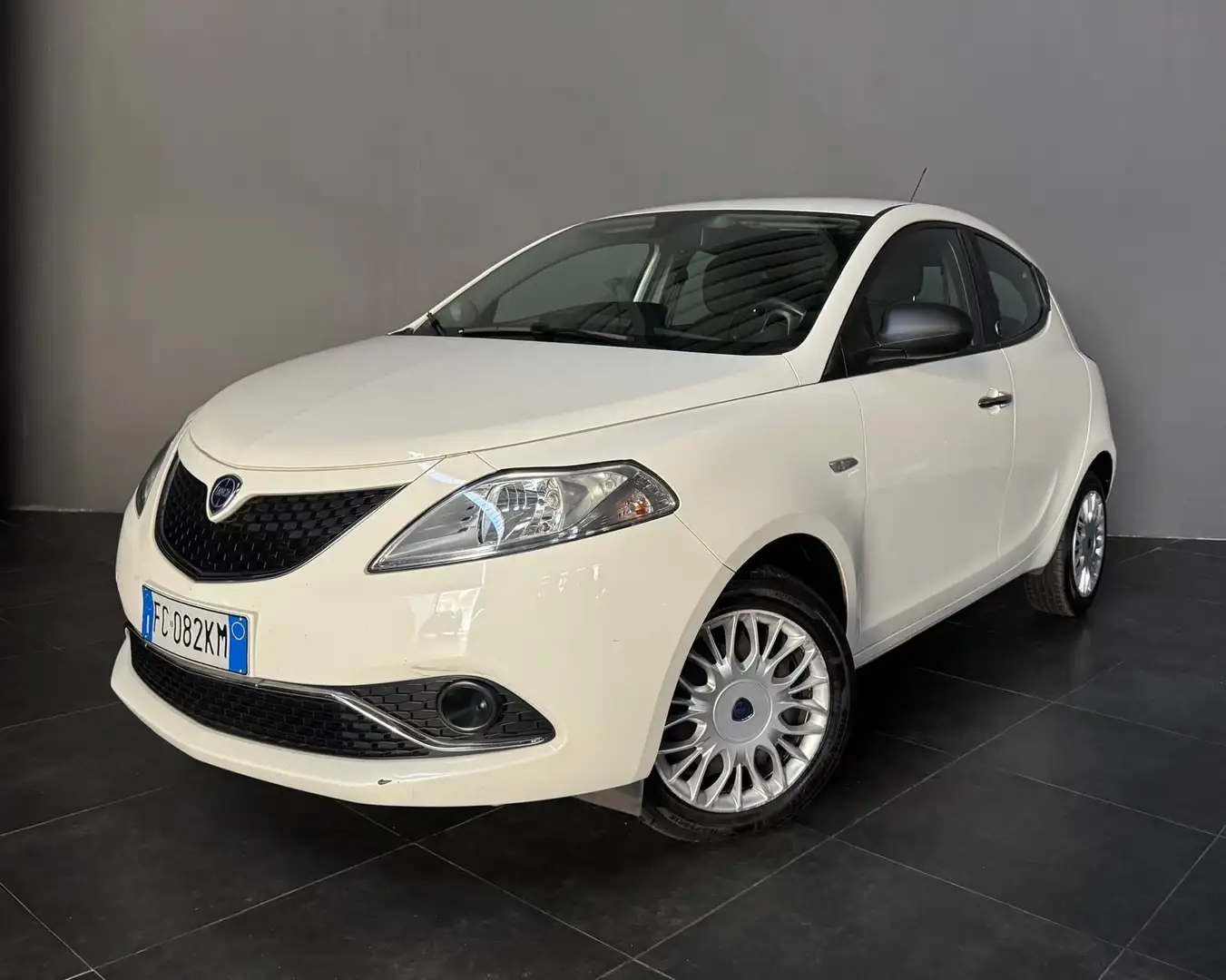 Lancia Ypsilon 1.2 Gold ecochic Gpl 69cv my16 - 2