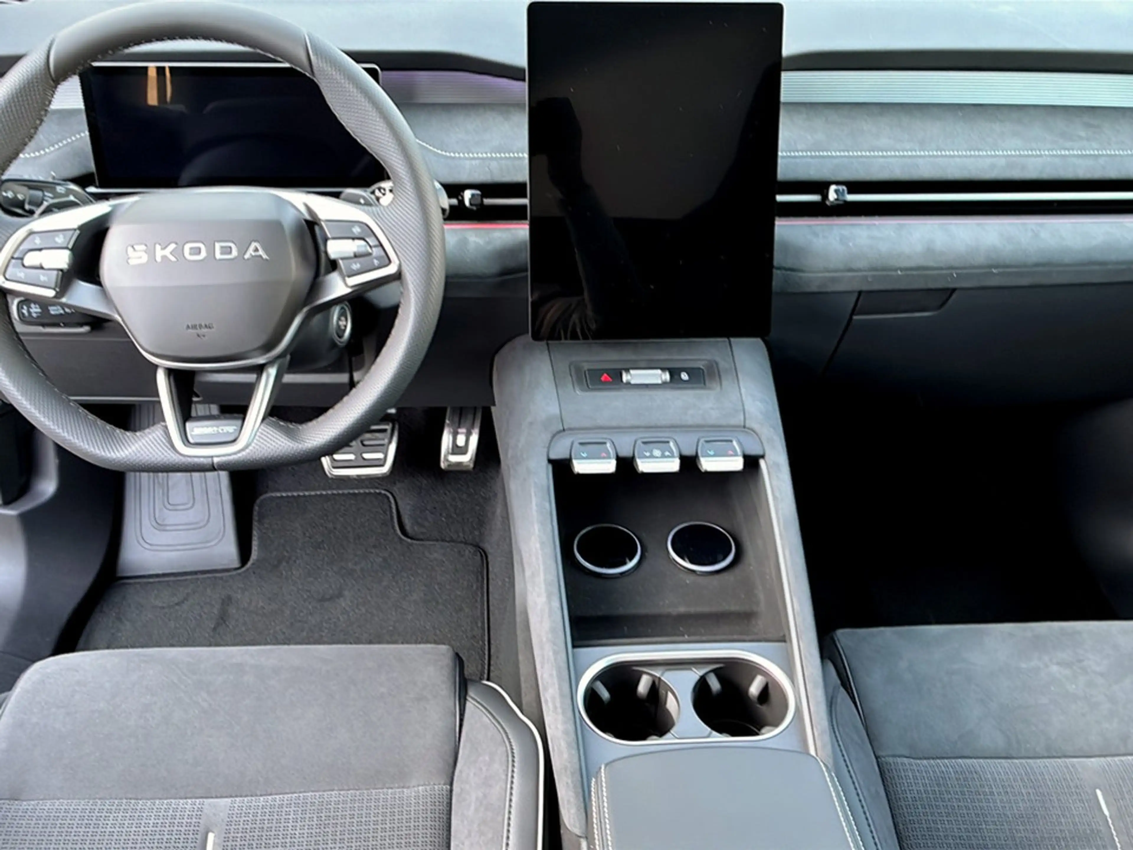 Skoda Peaq Sportline 90x — photo 12