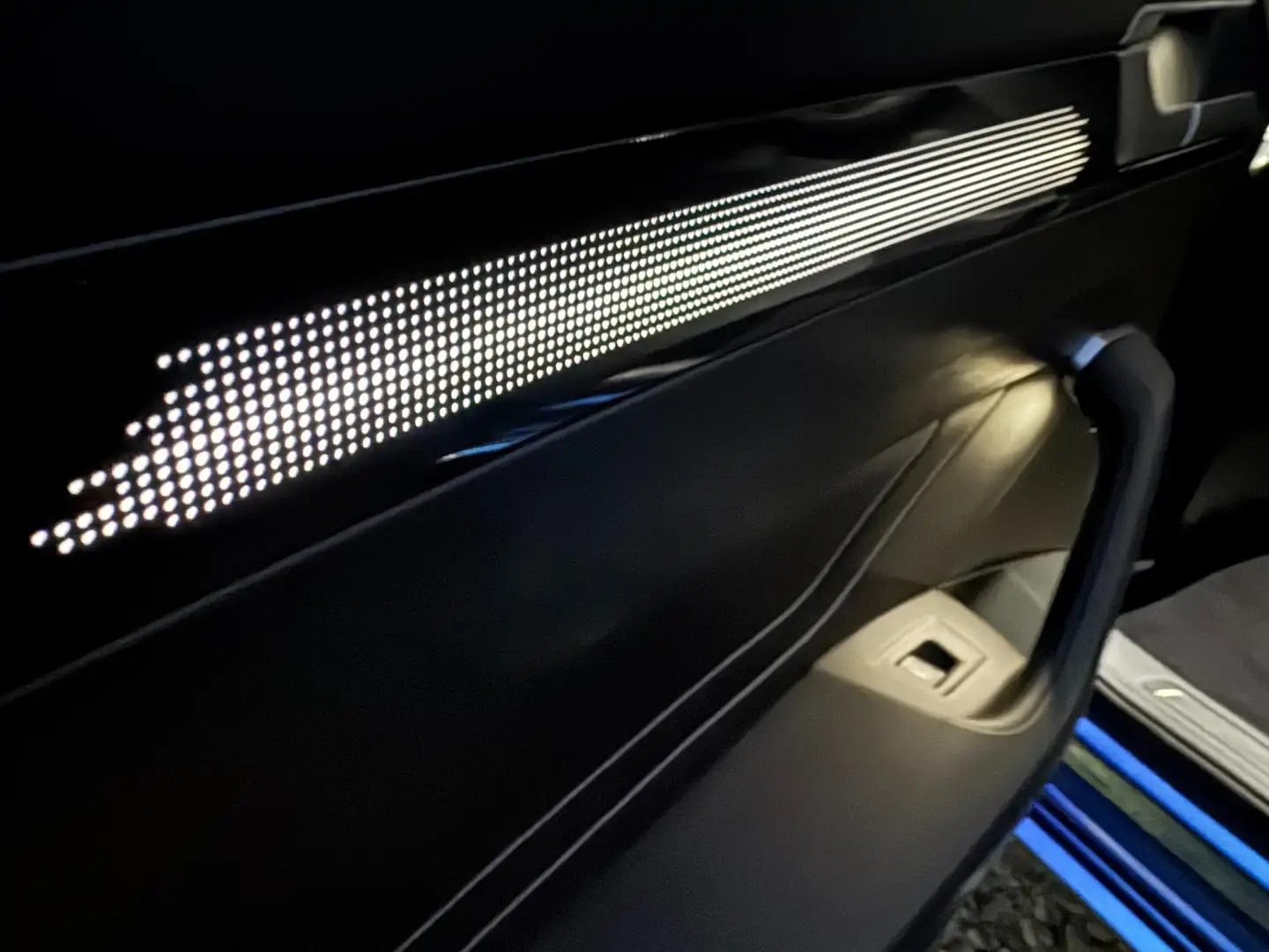 Volkswagen Arteon Elegance-ACC"360°Kam"Totwinkel"Keyl-go"LED Sch Blau - 1