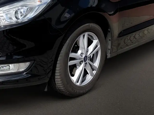 Ford Galaxy view 10