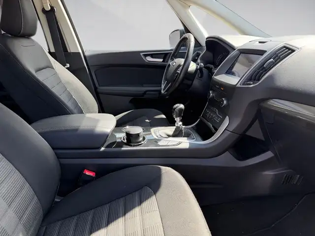 Ford Galaxy view 14