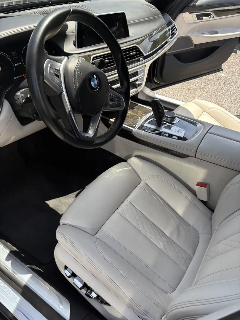BMW 740 740e Luxury auto my18 - 2
