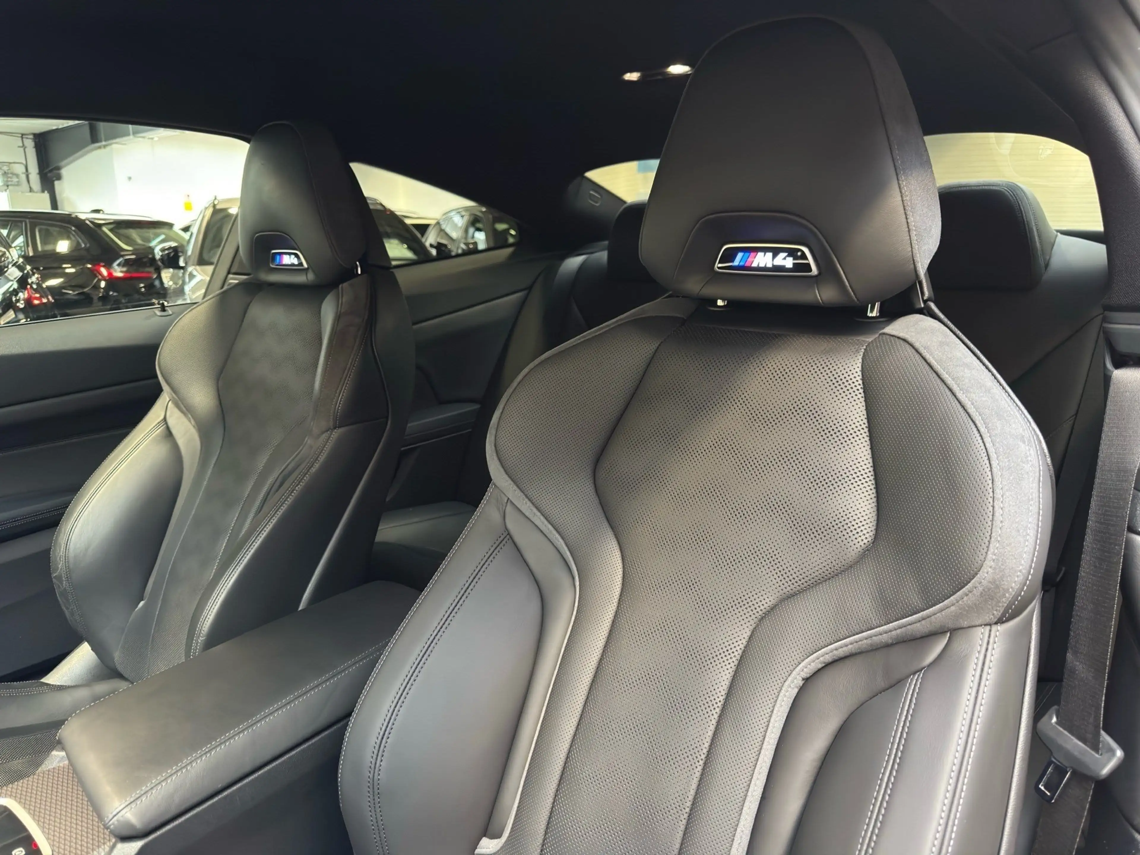 BMW M4 Competition Coupé MxDrive Laser 360° H/K DA — photo 7