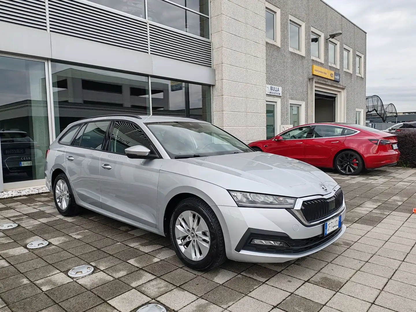 Skoda Octavia 1.0 e-TEC DSG Wagon Executive Fari LED Sensori Argento - 2