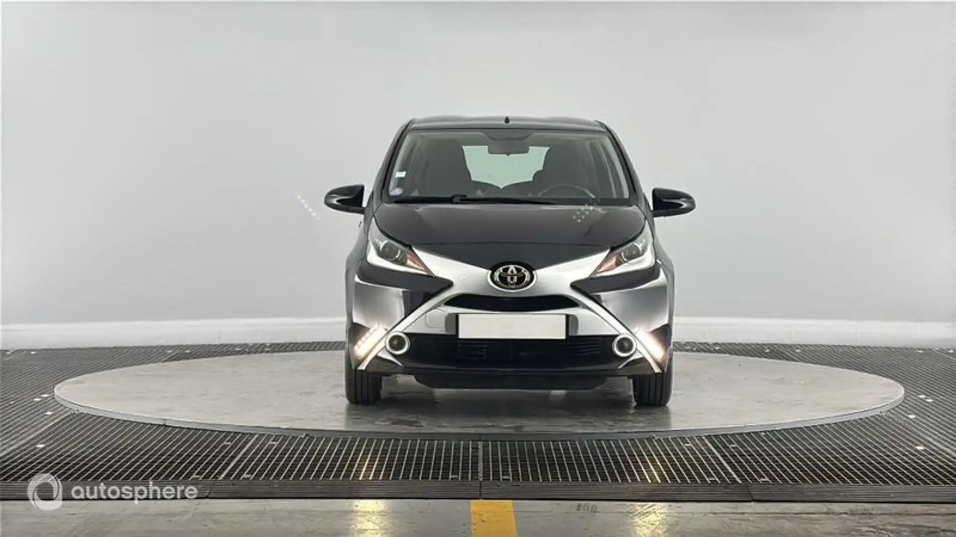 Toyota Aygo 1.0 VVT-i 69ch x-play 5p - 2