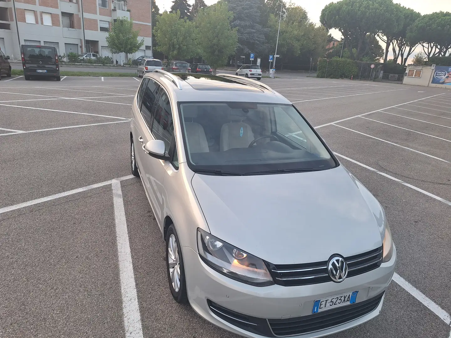 Volkswagen Sharan Sharan II 2010 2.0 tdi Highline 177cv dsg Argento - 1