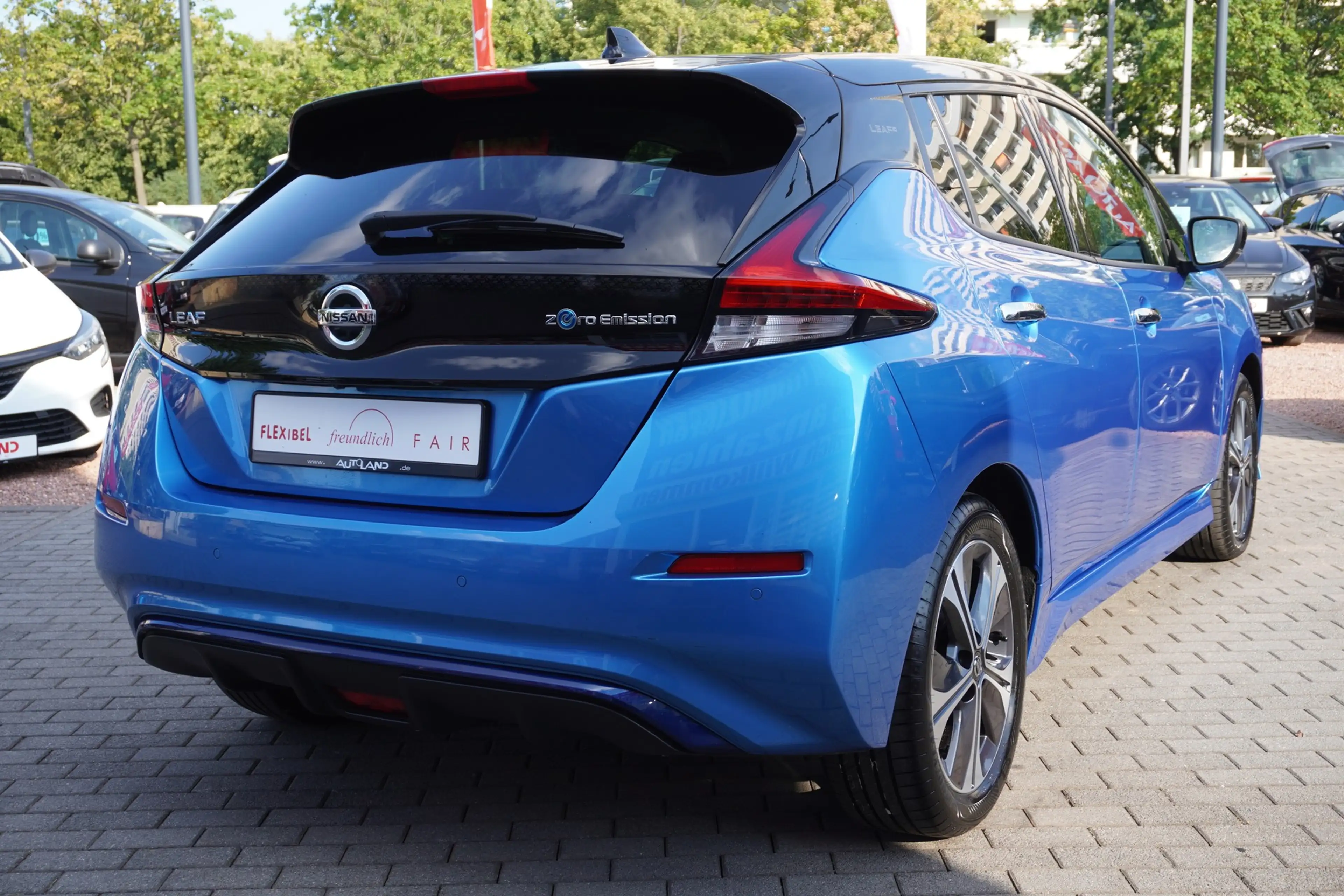 Nissan Leaf Basis DCT Navi ACC Totwinkel Sitzheizung — photo 6