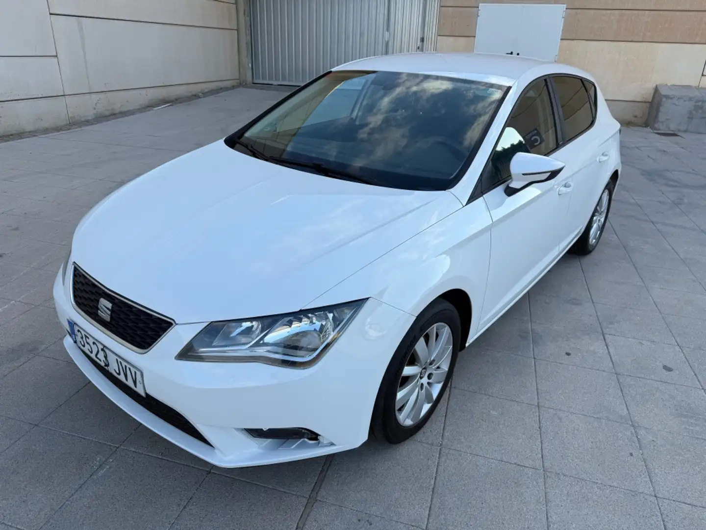 SEAT Leon 1.6TDI CR S&S Reference 110 Blanco - 1