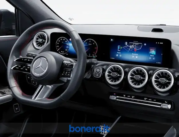 Mercedes-Benz Gla view 6