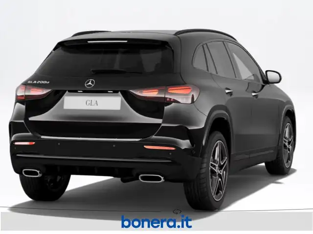Mercedes-Benz Gla view 3