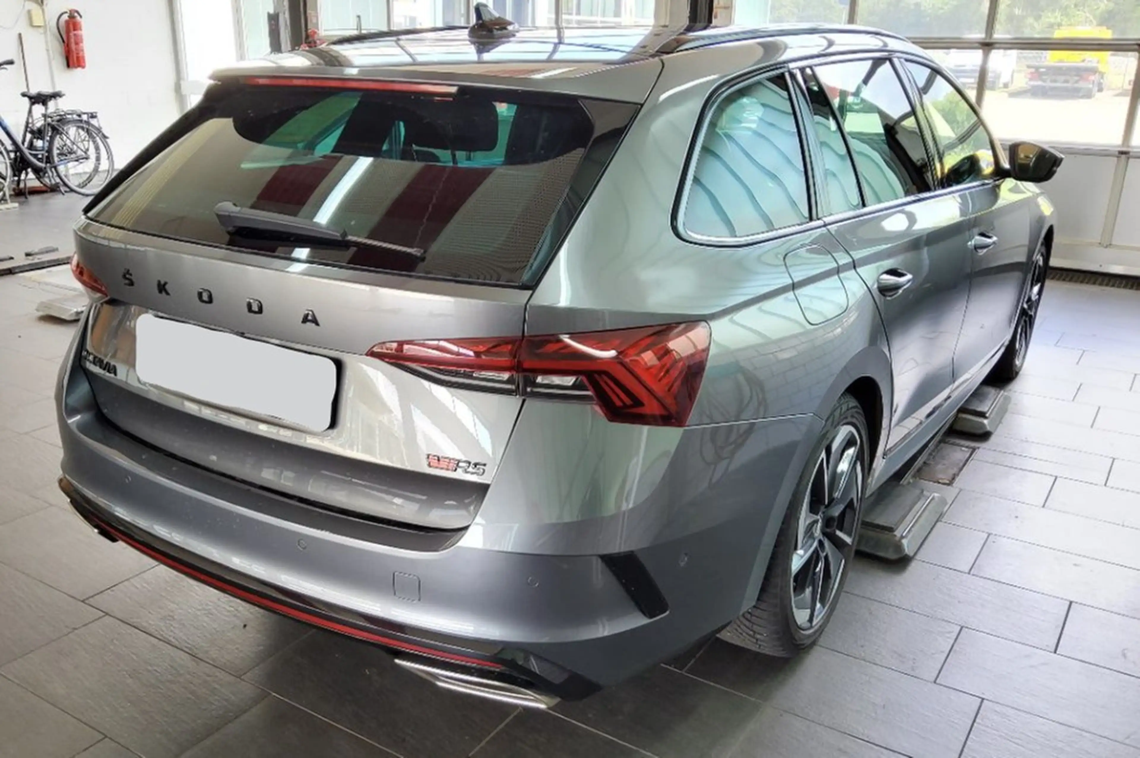 Skoda Octavia Combi RS 2.0 TDI DSG LED-Matrix AHK Pano — photo 3