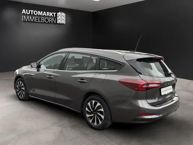Ford Focus view 6