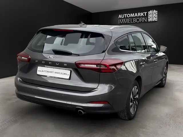 Ford Focus view 7